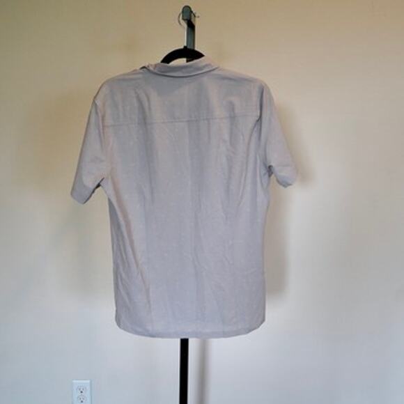Vuori Short Sleeve Bridge Button Collared Top Gray Mens Size Small - Picture 2 of 8